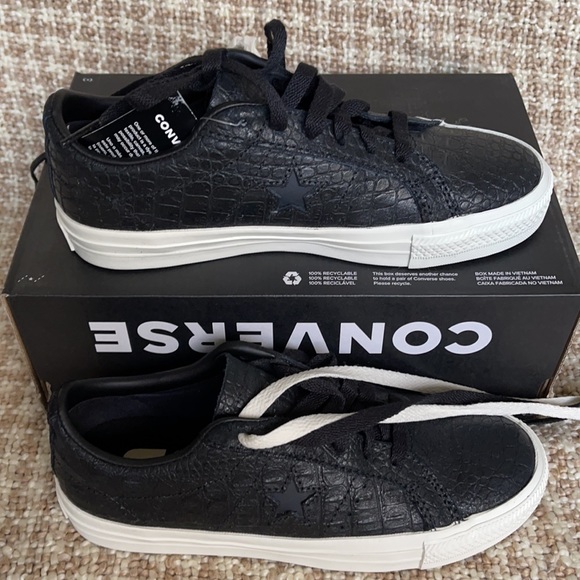 Converse Ctas Hi Black Currant/Black/White WMNS - Picture 2 of 16